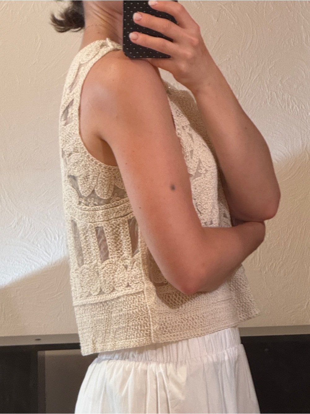Beautiful Ultra Pink Crochet Lace Sleeveless Tank Top in Cream Size S - Picture 2 of 10